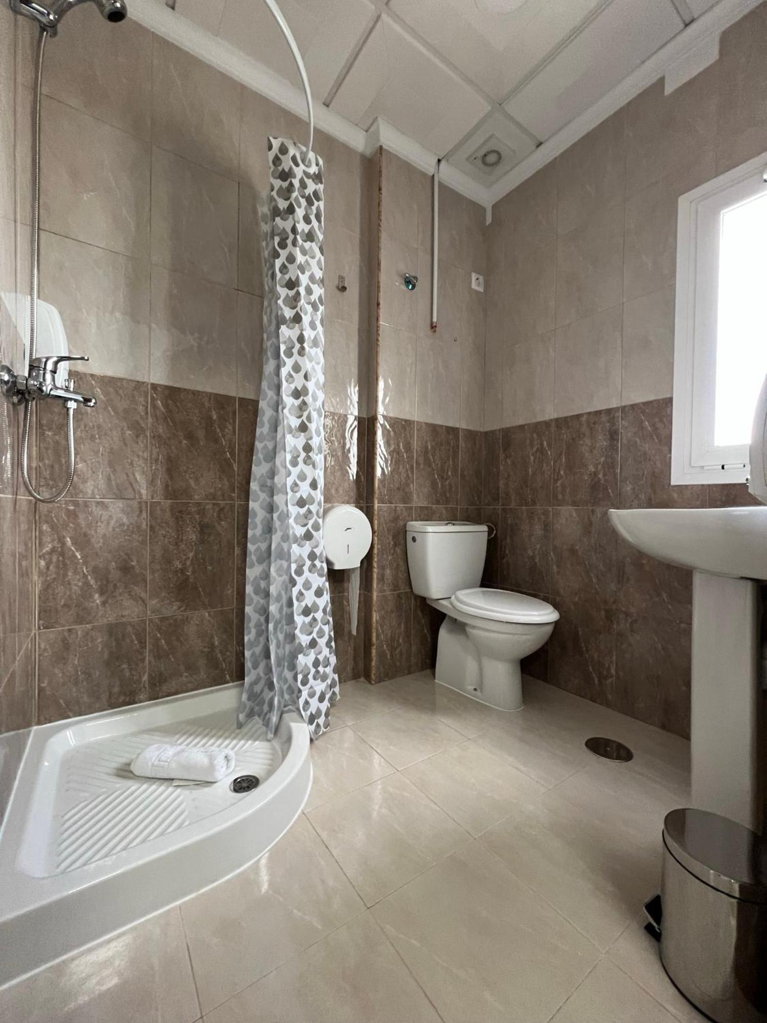Hostal Kaizen La Nucia Luaran gambar